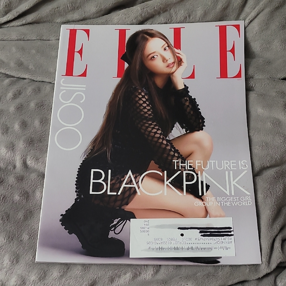 Elle Magazine Cover with Jisoo. K Pop. October 2020. Hard To Find Issue. New.
